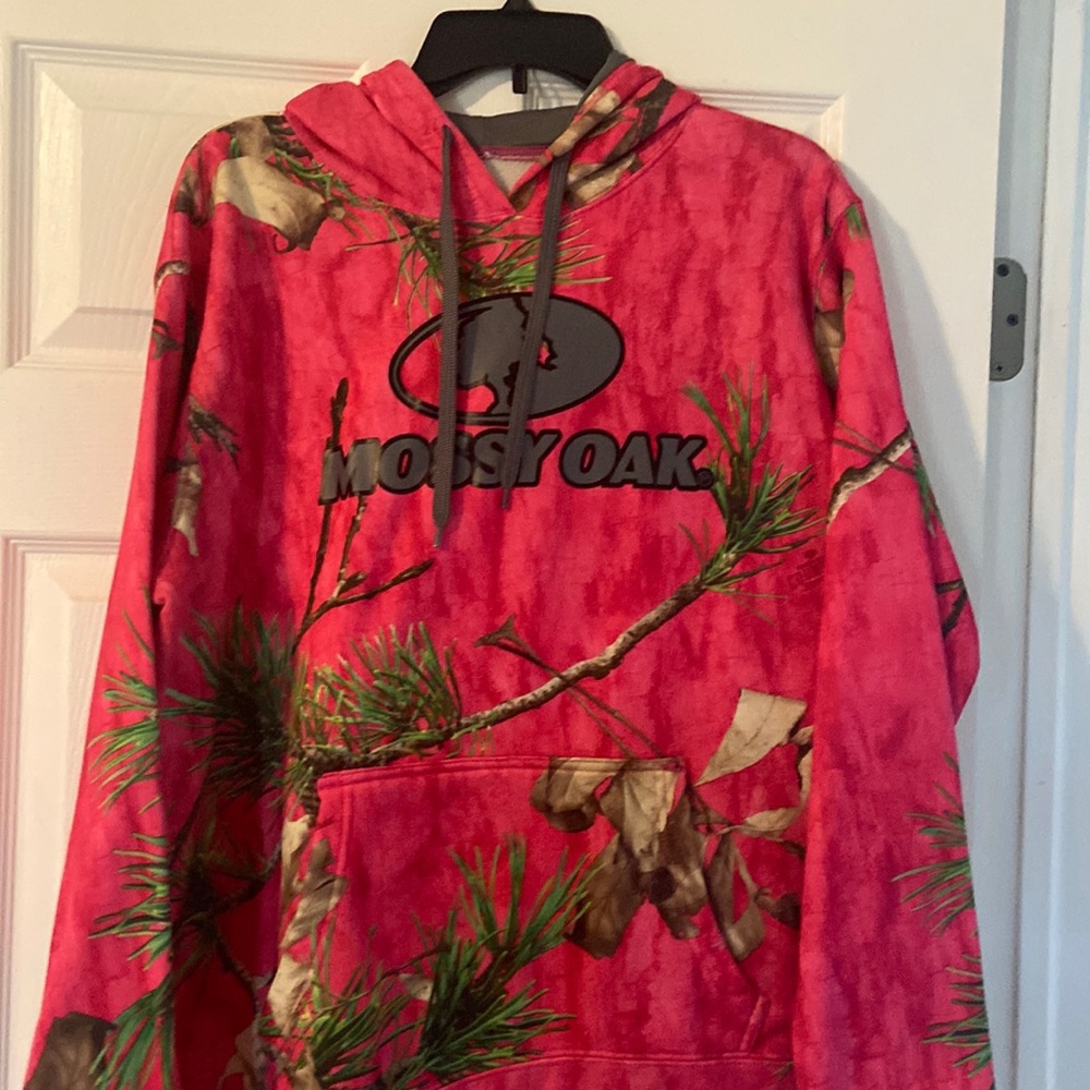 Pink mossy oak camo